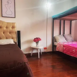  Habitación en casa particular A 5 Minutos Del Aeropuerto El Dorado